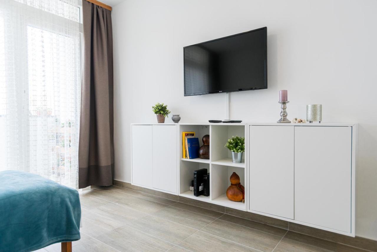 Studio Apartment Romana สปลิท ภายนอก รูปภาพ