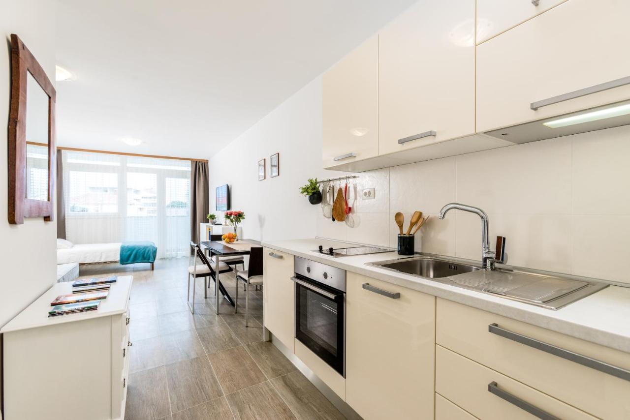 Studio Apartment Romana สปลิท ภายนอก รูปภาพ