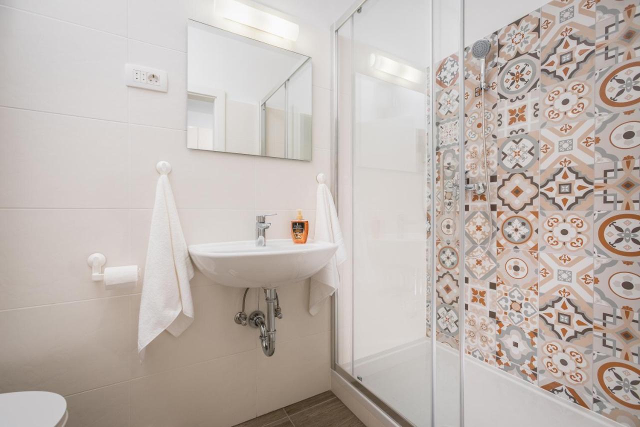 Studio Apartment Romana สปลิท ภายนอก รูปภาพ